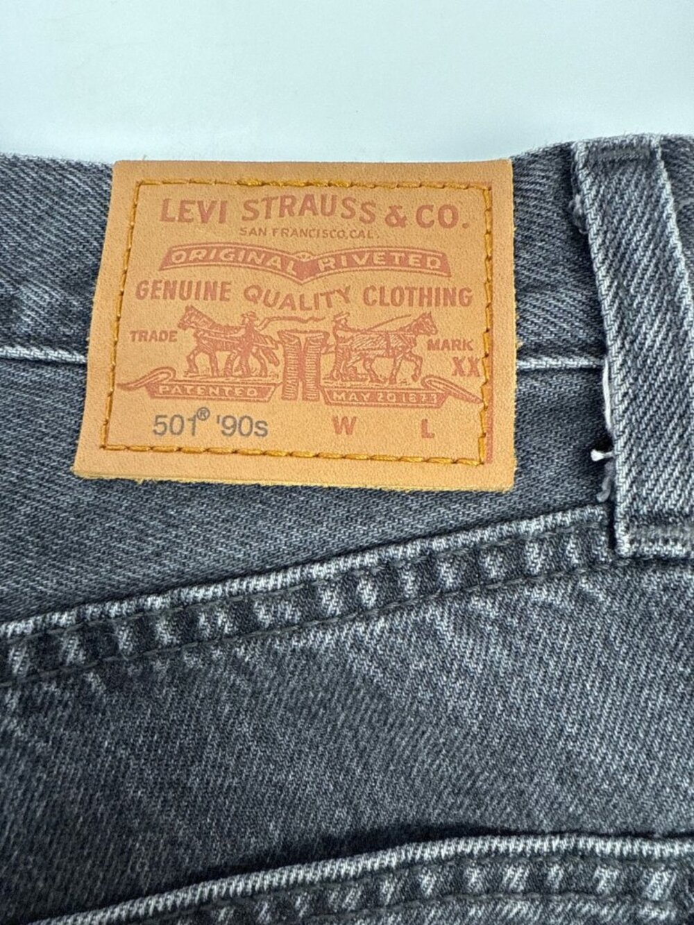 LEVI'S '90s 100% Cotton Studded High Rise Straight Leg Bejeweled Black Jeans 26 - Picture 6 of 11